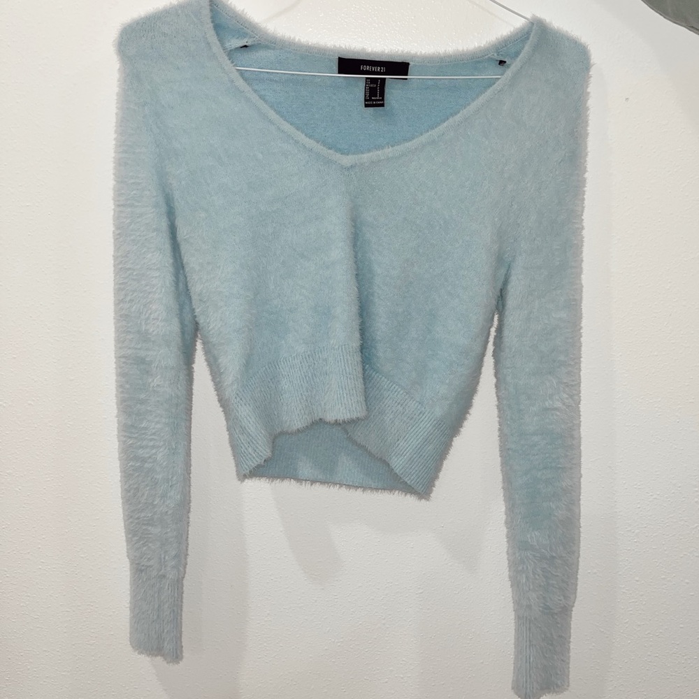 Baby blue fuzzy sweater!❄️